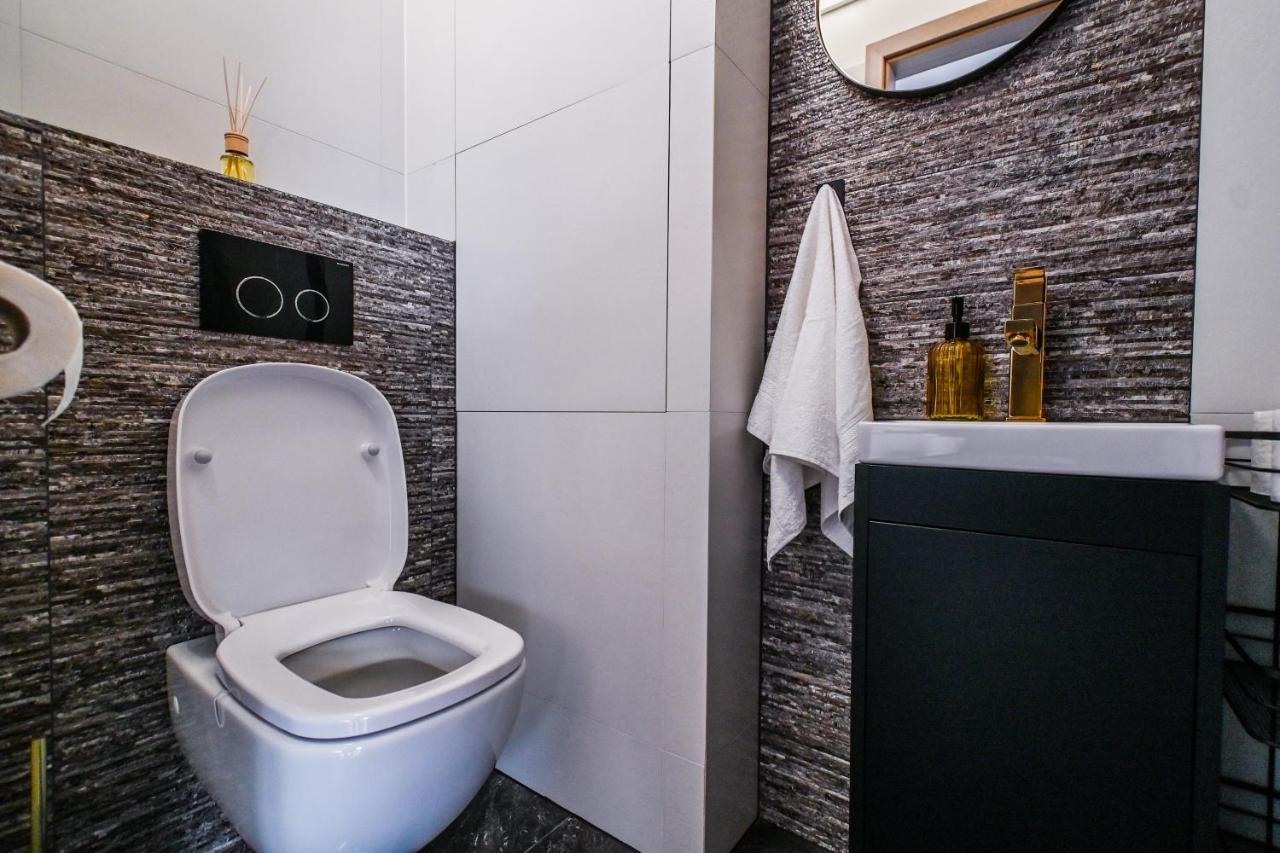 Luxury Apartment In The City Center Bratislava Exterior foto